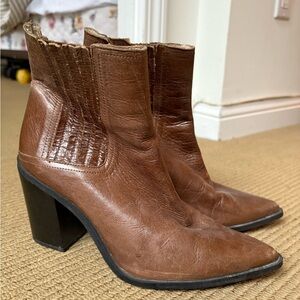 100% leather, brown Zara Chelsea boot